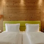 Отель Waldfrieden 4*