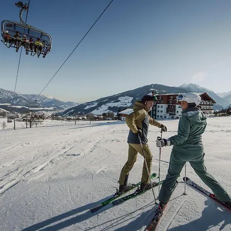 Waldfrieden 호텔 4*