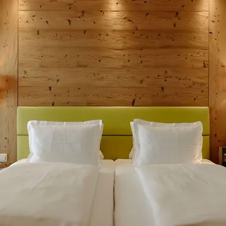 Hotel Waldfrieden 4*